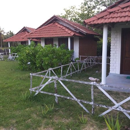 Windy Beach Cabanas Kalpitiya Phòng bức ảnh