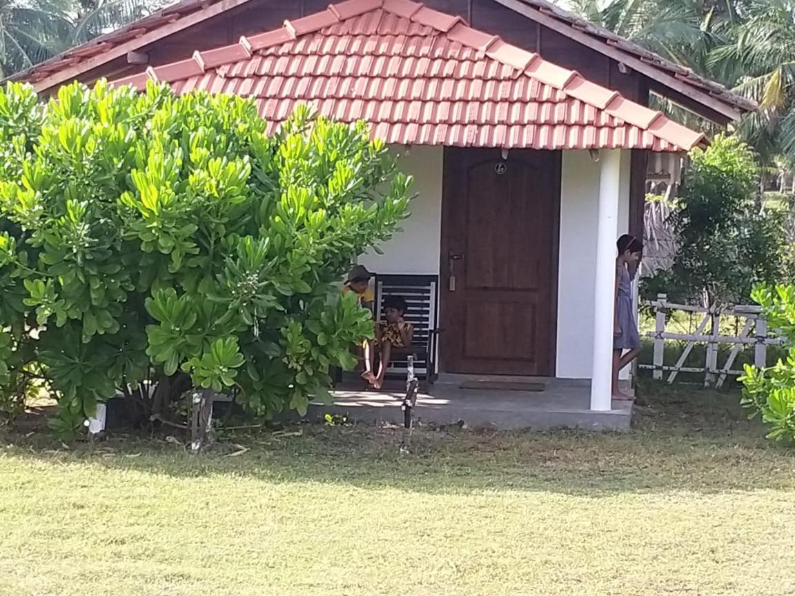 Windy Beach Cabanas Kalpitiya Ngoại thất bức ảnh